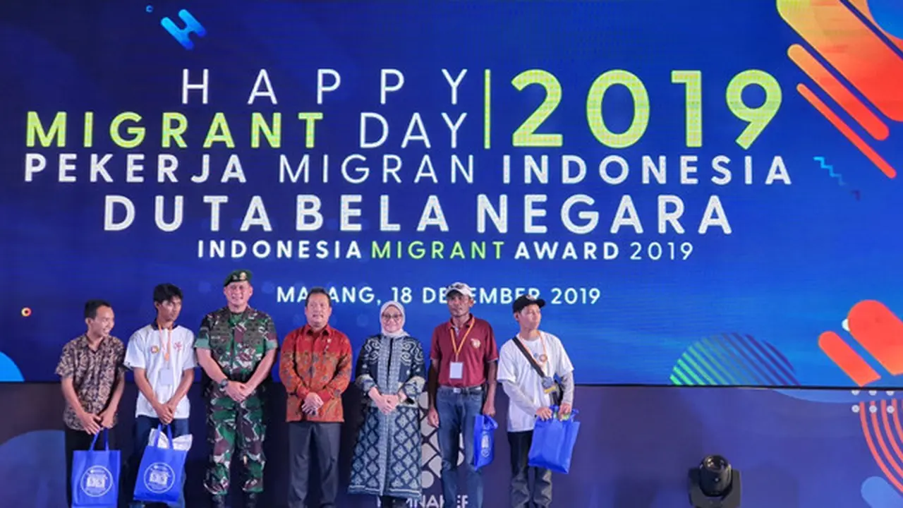 Tak Cuma Duta Bela Negara, Menaker Juga Sebut PMI sebagai Duta Wisata
