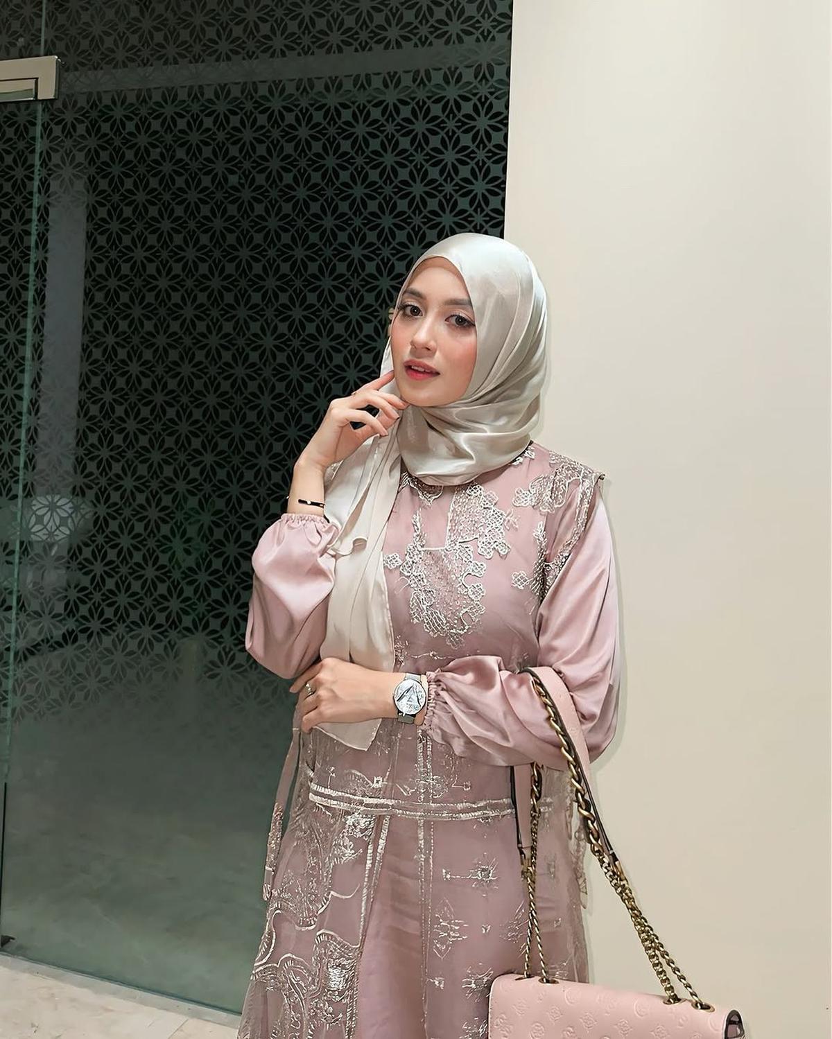 6 Rekomendasi Gaya Hijab Nabilah Ayu eks JKT48, Inspirasi Tampil Anggun dan Tetap Stylish