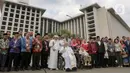 <p>Pemimpin Takhta Suci Vatikan Paus Fransiskus (tengah depan) berfoto bersama dengan Imam Besar Masjid Istiqlal Nasaruddin Umar dan tamu undangan lainnya di Masjid Istiqlal, Jakarta, Kamis (5/9/2024). (Liputan6.com/Herman Zakharia)</p>