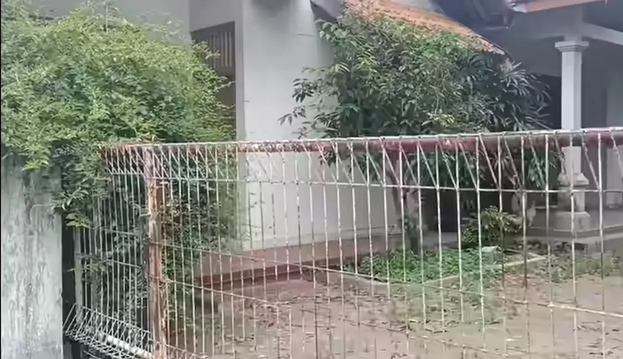 Abiem Ngesti yang meninggal diusia menginjak 17 tahun, dimakamkan dimakamkan di kampung halamannya, Kudus, Jawa Tengah. Jarak rumah dengan makam mendiang pedangdut terbilang tak begitu jauh.  [Youtube/Rizquna Channel]