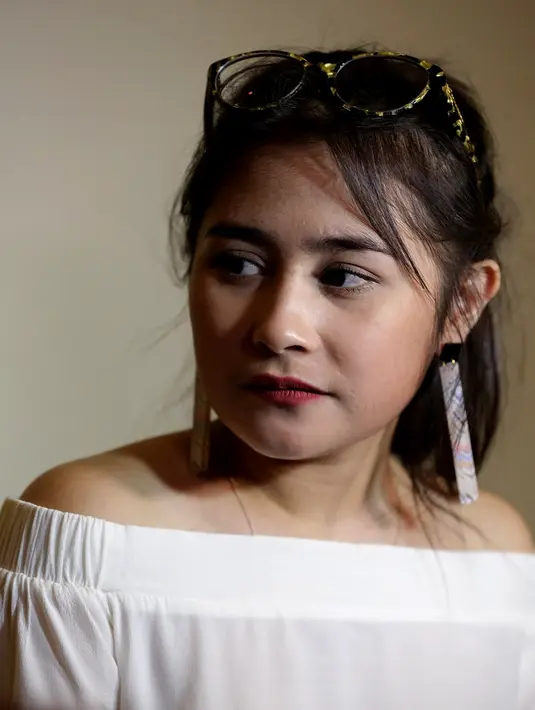 Perempuan 20 tahun yang kini menjabat sebagai Humas organisasi PARFI 56 itu mengaku jarang bertemu dengan Ali. Bahkan, beberapa waktu lalu saat Aliando ultah, ia juga tidak bisa hadir. (Bambang E. Ros/Bintang.com)