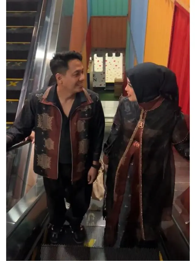6 Potret Risty Tagor dan Sosok Pria Disebut Suami Keempat, Kerap Tampil Bersama