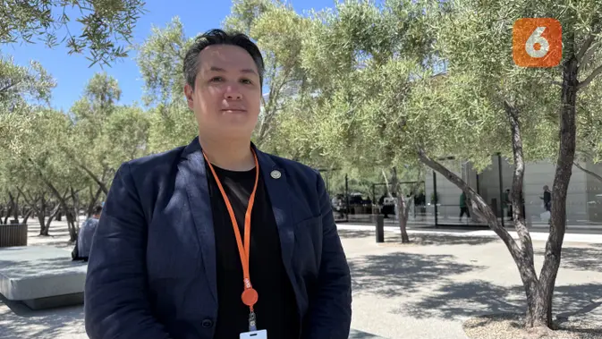 <p>Tanin Andre, perwakilan Lykke Studio, di sela-sela ajang WWDC 2025 di Apple Park, Cupertino. (Liputan6.com/ Yuslianson)</p>