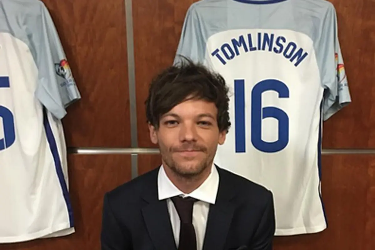 [Bintang] Louis Tomlinson
