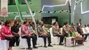 Presiden Joko Widodo menghadiri Pembukaan Perdagangan BEI 2022 di gedung BEI, Jakarta, Senin (3/1/2022). Dalam sambutannya, Presiden mengatakan, secara nasional vaksinasi COVID-19 telah mencapai 70 persen dosis pertama dan 50 persen dosis kedua. (Foto: Muchlis Jr-Biro Pers Sekretariat Presiden)