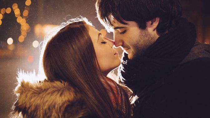 Ini Yang Sebenarnya Dipikirkan Wanita Tentang Ciuman Lifestyle Liputan6 Com