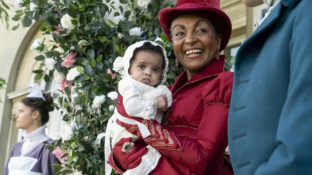 Adjoa Andoh sebagai Lady Danbury di serial Bridgerton. (Liam Daniel/Netflix © 2022)