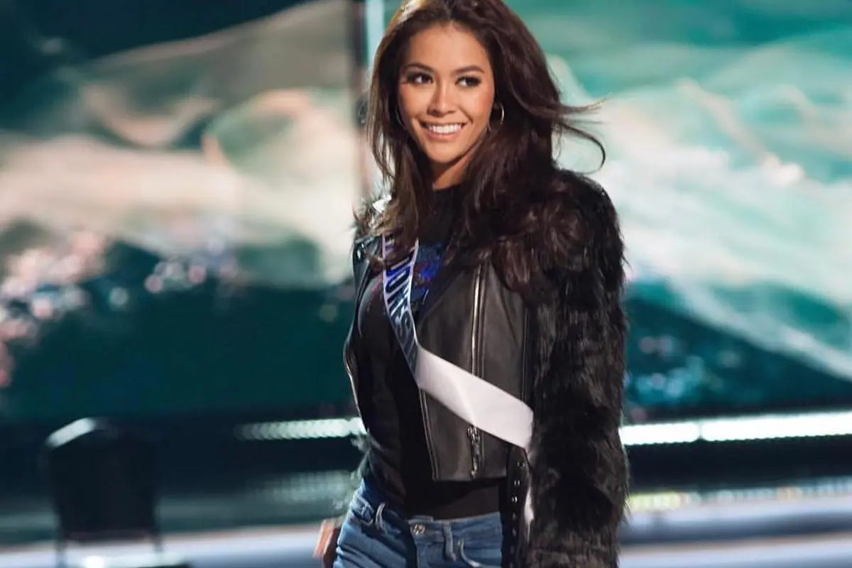 [Bintang] Kalah Bukan Masalah, 5 Gaya Bunga Jelitha di Miss Universe 2017
