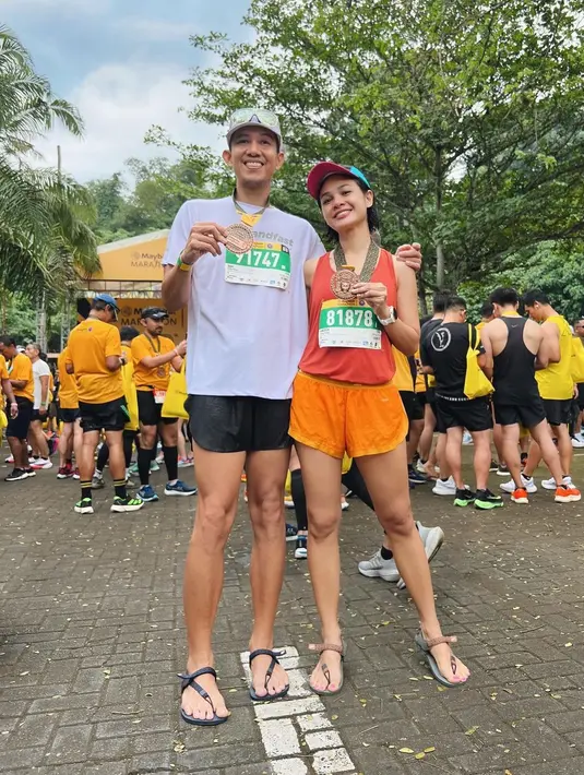 <p>Andien salah satu selebritas yang gemar olahraga lari. Ibu dua anak ini beberapa kali pamer kemampuan menempuh jarak belasan kilometer di akun Instagram terverifikasinya. Baru-baru ini, Andien bersama sang suami, Irfan Wahyudi alias Ipey, mengikuti kompetisi lari di Bali. Ia mengambil kategori jarak 10 km dengan sejumlah pertimbangan khusus. (Foto: Dok. Instagram @andienaisyah)</p>