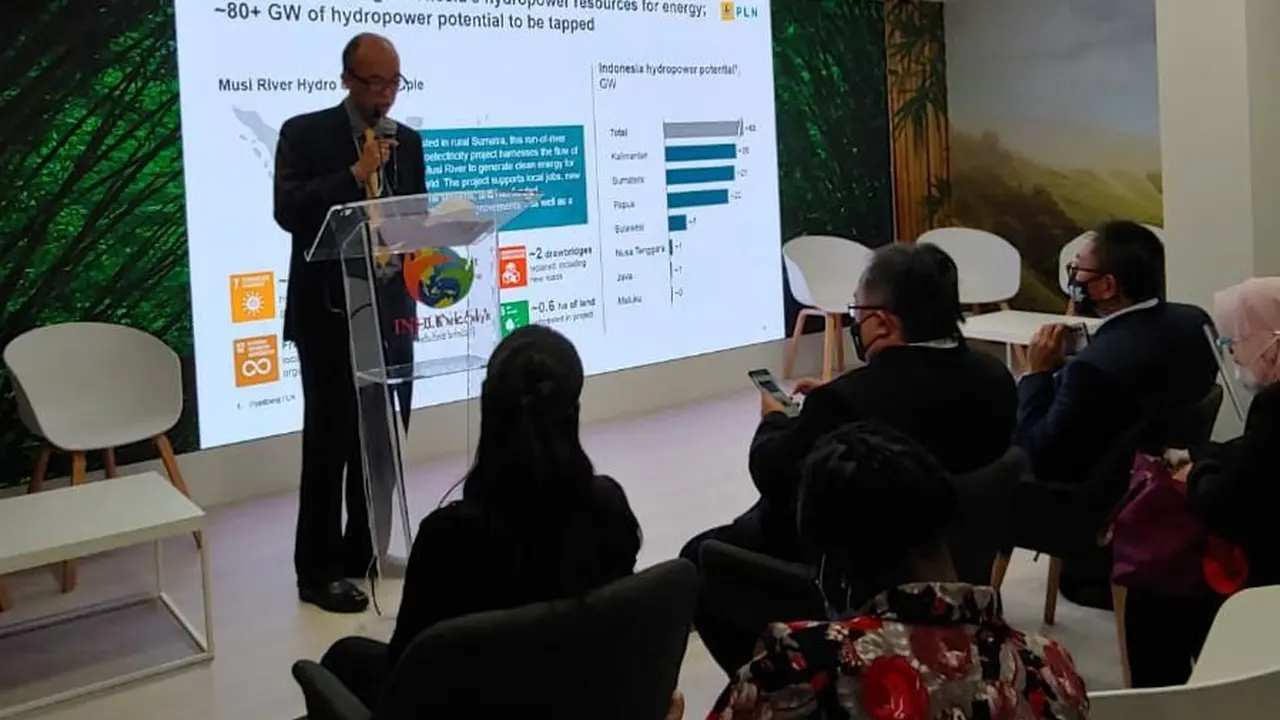 Direktur Perencanaan Korporat PLN Evy Haryadi dalam talkshow Business Leadership: Supporting Ambitious Target Achievement on GHG Emission Reduction dalam rangkaian KTT COP 26, dikutip Kamis (4/11/2021).