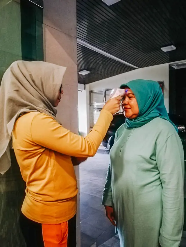 Cek Suhu Tubuh dan Gelar Zumba Cara PPSDM Geominerba Cegah Covid-19