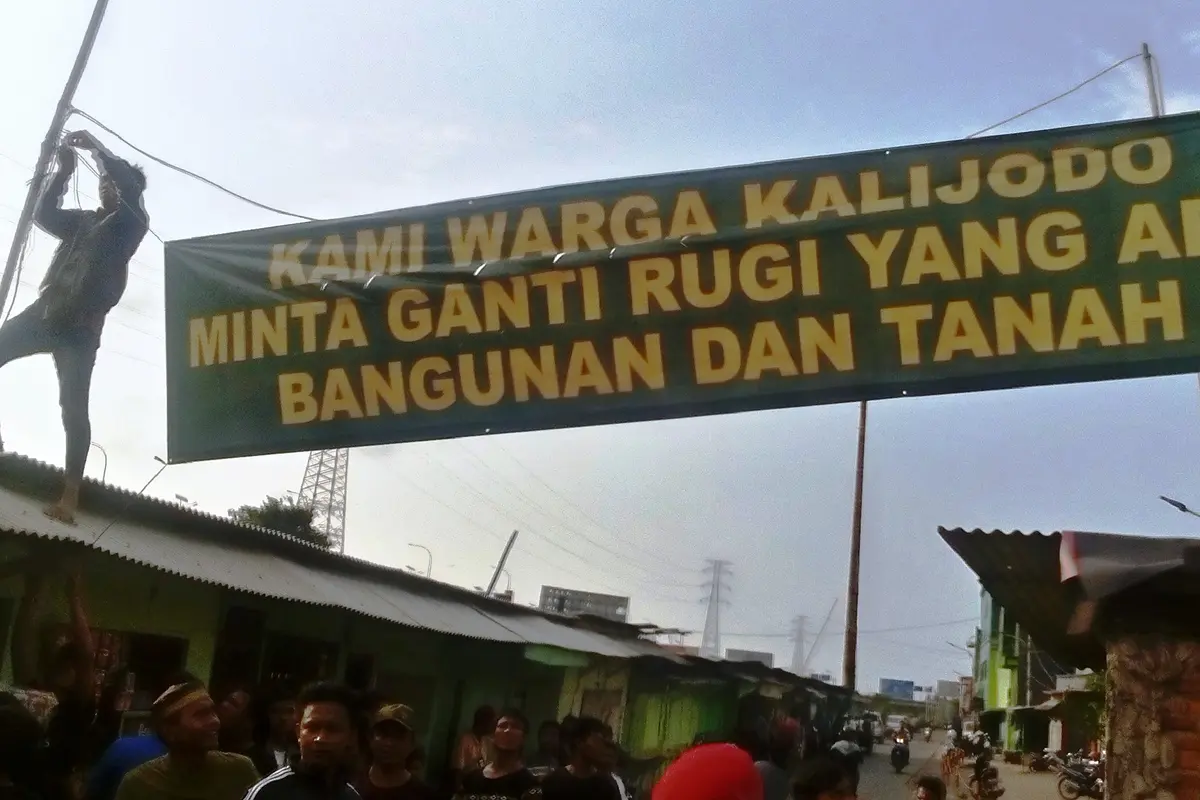 20160218-kalijodo-jakarta-spanduk 1