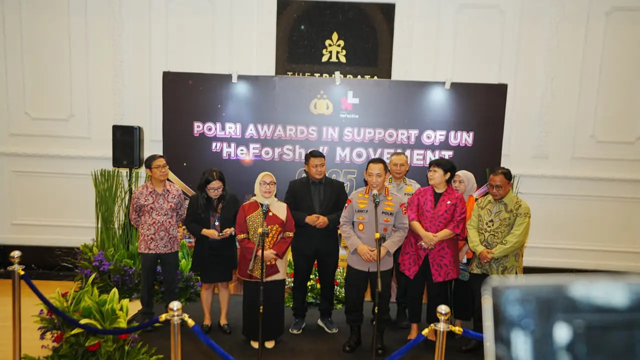 Kapolri Jenderal Listyo Sigit menggaungkan komitmen yang kuat terkait dengan mewujudkan kesetaraan gender di institusi Polri.