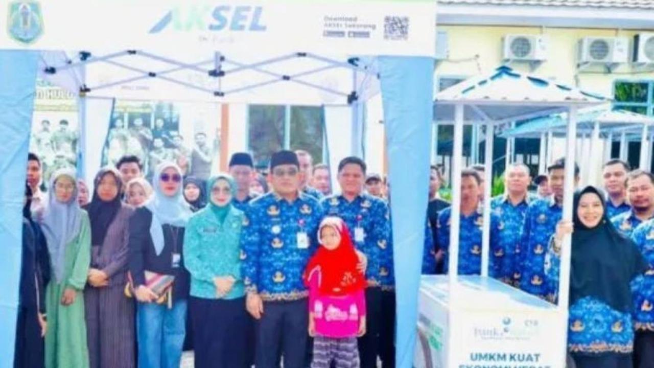Pemda HSU Salurkan Puluhan Gerobak dan Tenda, Dorong Pengembangan UMKM HSU