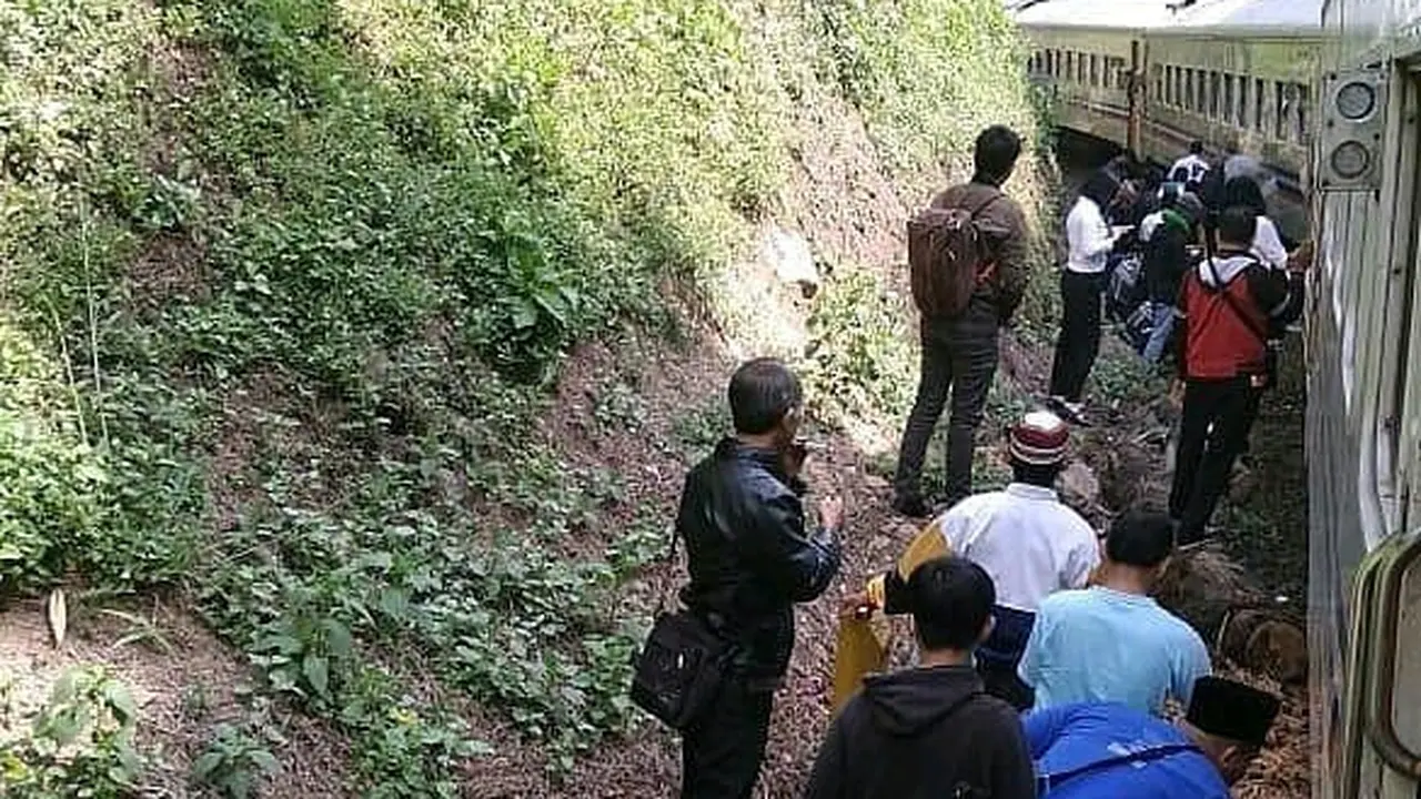 KA Serayu anjlok