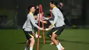 Kedua tim terakhir kali bertemu di fase grup Liga Champions 2018/2019. Kala itu, PSG kalah 2-3 di Anfield, tapi menang 2-1 di Parc des Princes. (Paul ELLIS/AFP)