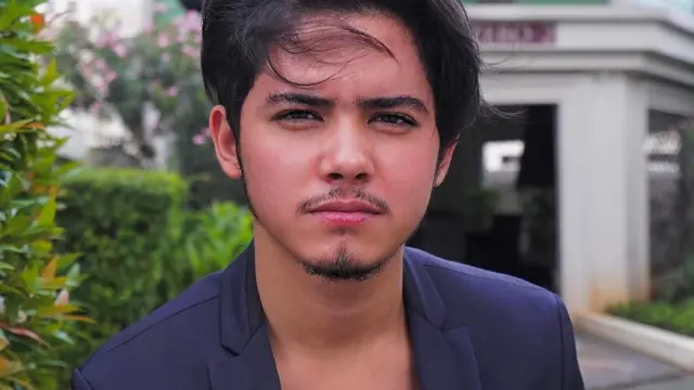 Aliando