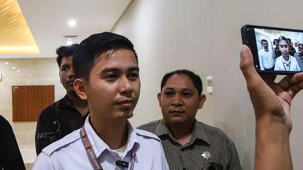 Bareskrim pun memeriksa perwakilan dari Aliansi Mahasiswa Sulawesi Tenggara yang melaporkan Hashim.
