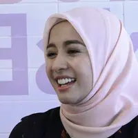 Laudya Chintya Bella menjawab kabar soal dirinya yang dikabarkan tengah berbadan dua.