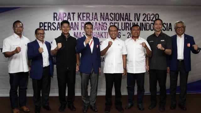 Lukman Niode (Paling Kiri)