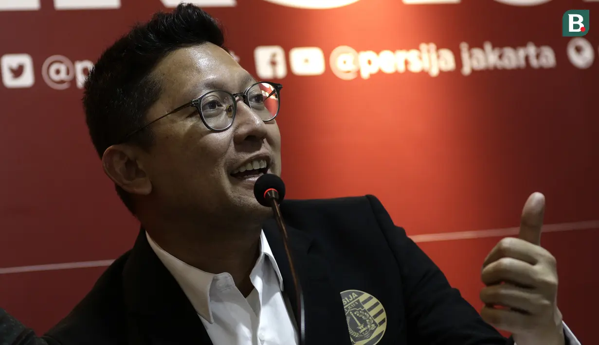 Presiden Persija Jakarta, Mohamad Prapanca, saat jumpa pers jelang peluncuran tim Persija di Kantor Persija, Kuningan, Jakarta, Jumat (21/2). Peluncuran tim Persija akan diisi dengan laga uji coba melawan tim asal Singapura.(Bola.com/Yoppy Renato)