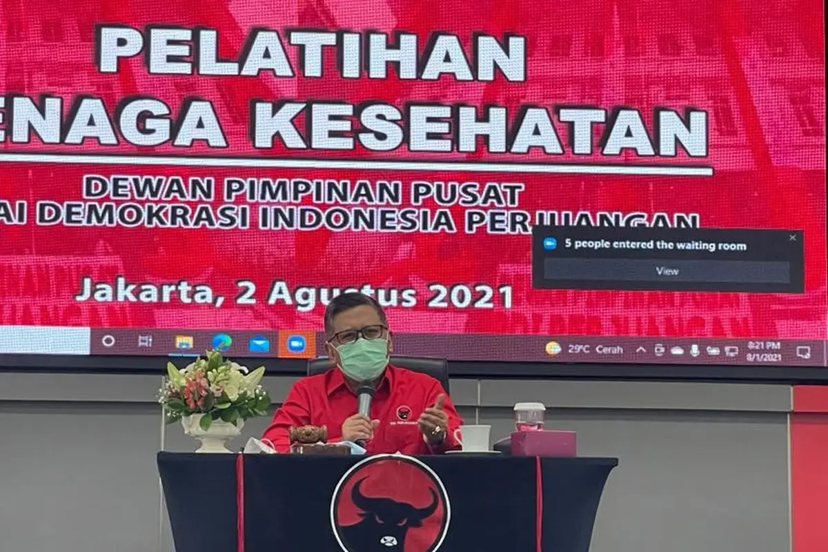 Sekjen PDIP Hasto Kristiyanto Buka Pelatihan Tenaga Kesehatan.