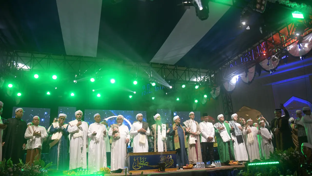 Haul ke-1 Ulama kharismatik Al Habib Hasan Bin Jafar Assegaf yang digelar di kota Depok, Jawa Barat, Sabtu (22/2/2025) dihadiri puluhan ribu jamaah (Istimewa)