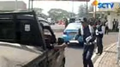 Pengelola Angkasa Pura II memberlakukan pintu M1 sebagai daerah umum terbatas. Ini berarti hanya mobil-mobil yang memiliki stiker berkartu pas atau ID Bandara Soekarno-Hatta dan memiliki tiket pesawat yang bisa melalui jalan tersebut.