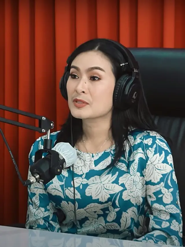 Iis Dahlia. (Foto: Dok. YouTube The Hermansyah A6)