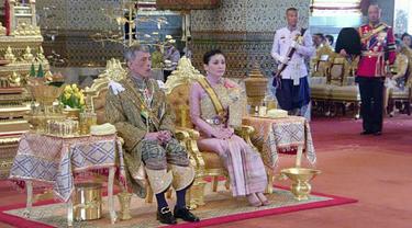 Maha Vajiralongkorn Sah Jadi Raja Thailand