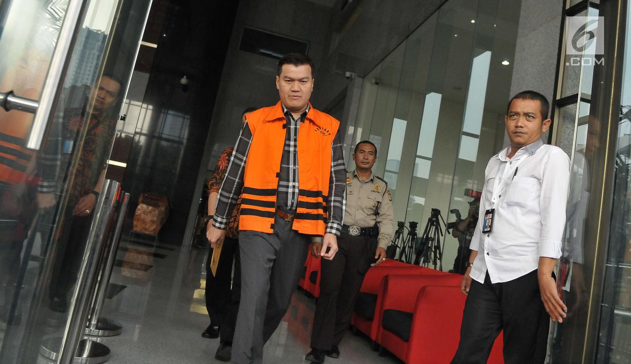 Andi Narogong diperiksa KPK sebagai tersangka terkait kasus dugaan korupsi mega proyek e-KTP, Jakarta, Senin (22/5). (Liputan6.com/Helmi Afandi)