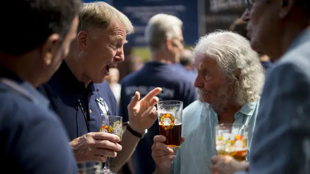 Intip Keseruan Pesta Minum Bir di London