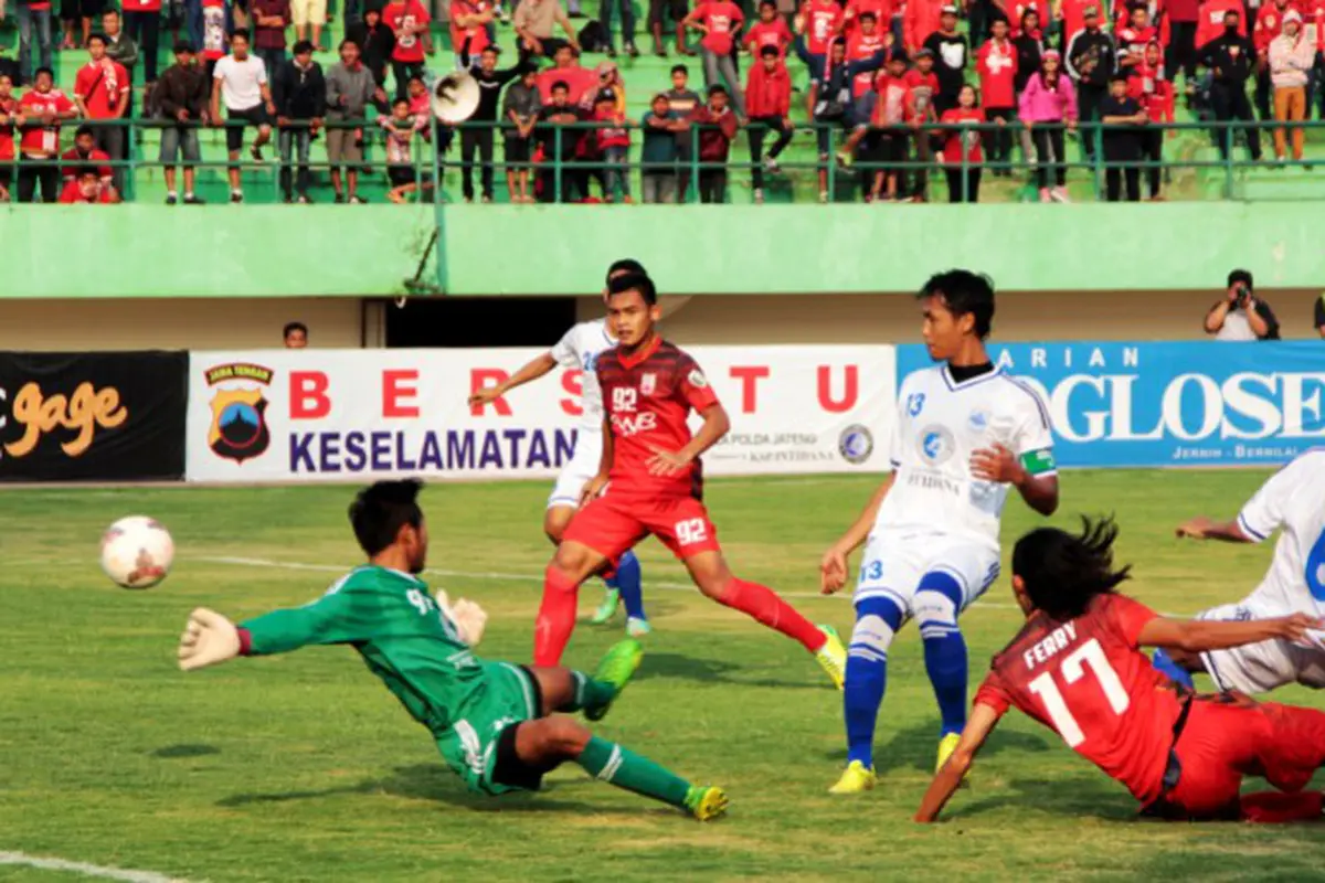 Persis Solo