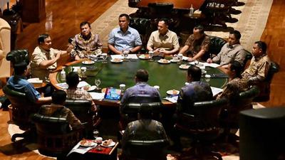Prabowo Ratas  Evaluasi Kebakaran Hutan Kalimantan dan Bencana NTT di Hambalang