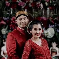 Arie Dwi Andhika jadi terus merasa kangen dengan sosok istrinya, Ardina Rasti yang tengah hamil. (Instagram/@arie10andika)