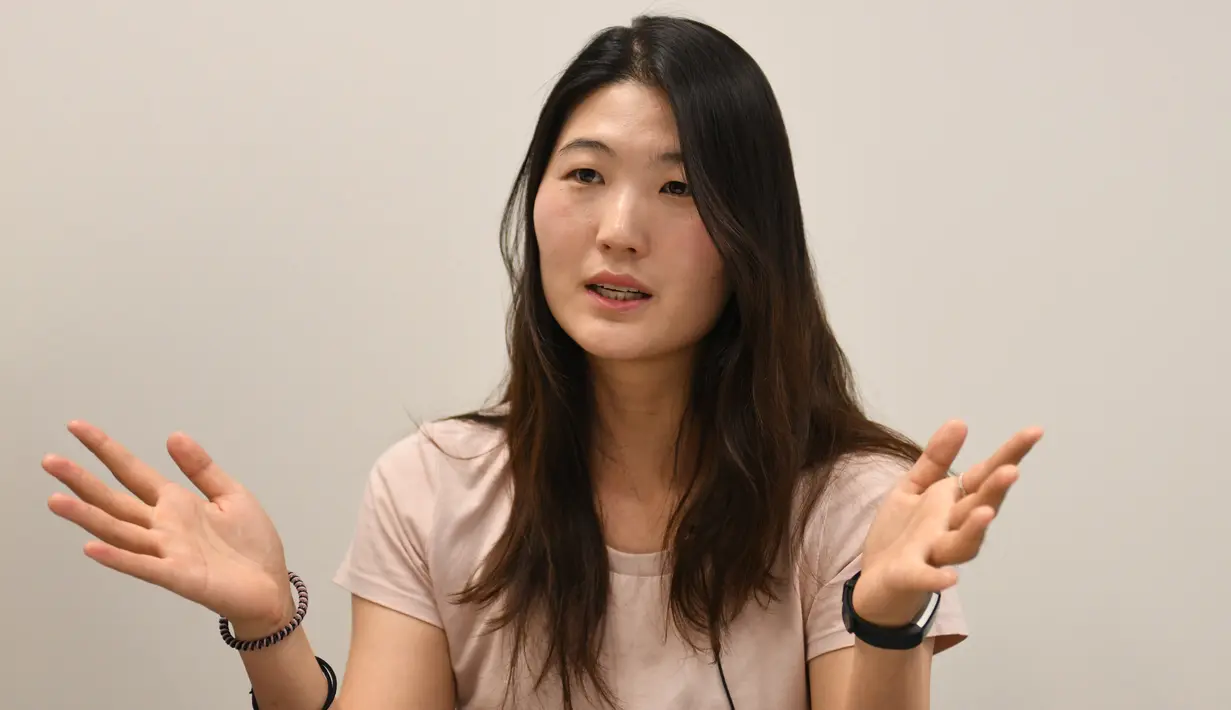 Kim Eun-hee saat wawancara dengan AFP di Seoul 29 Mei 2018. Kim mengungkapkan Butuh waktu bertahun-tahun bagi saya untuk menyadari bahwa itu pemerkosaan," yang saat itu masih terlalu kecil untuk mengetahui apa itu seks. (AFP Photo/Jung Yeon-je)