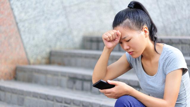 Iustrasi penipuan online, digital