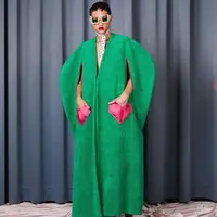 Setelah cuti di tahun 2020, Jacqueline Loekito kembali dengan koleksi 21/22 yang berkolaborasi dengan seniman Swiss yang berbasis di Zurich, Tobias Gutmann. Foto: Instagram.