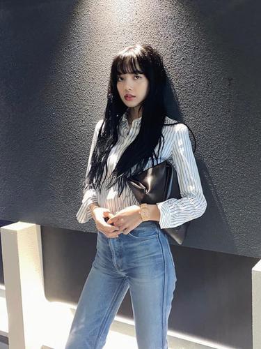 Lisa Blackpink Ditipu Rp11 5 Miliar Oleh Mantan Manajernya News Entertainment Fimela Com