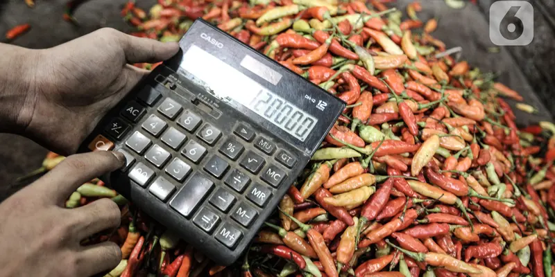 FOTO: Harga Cabai Rawit Merah Tembus Rp 120 Ribu per Kg