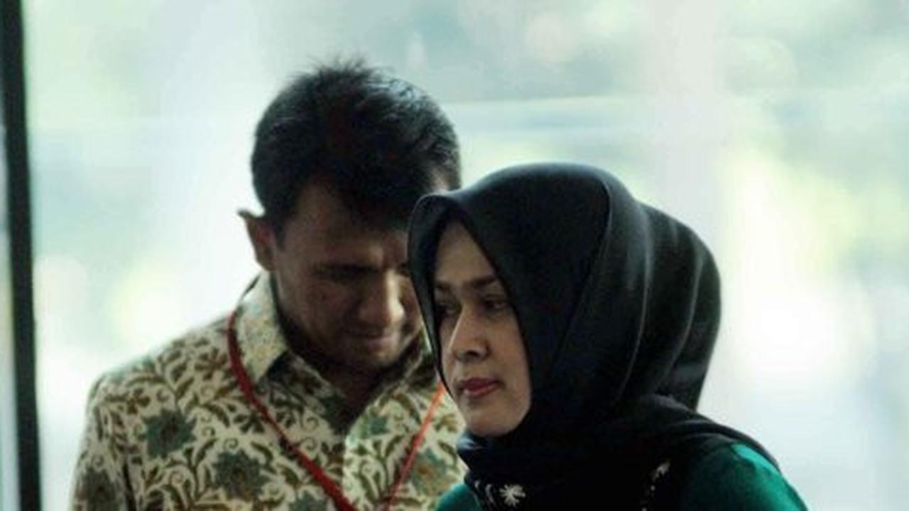 Gubernur Gatot dan istri muda jadi tersangka