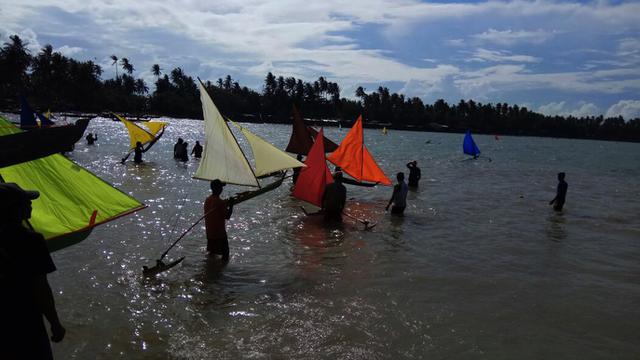 Perahu Perahu Mini Semarakkan Pagi Di Teluk Nongsa Batam Regional Liputan6 Com
