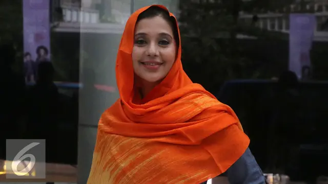 1. Ayu Azhari