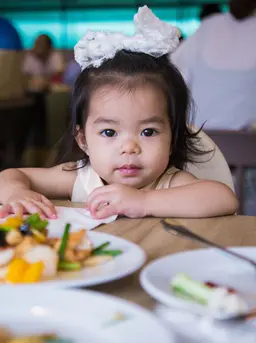 Pemilihan bumbu untuk batita perlu diperhatikan karena anak masih berada dalam tahap membentuk kebiasaan makan. Kenali pilihan bumbu yang lebih sesuai untuk mendukung pola makan sehat. (Foto/Dok: Pexels)