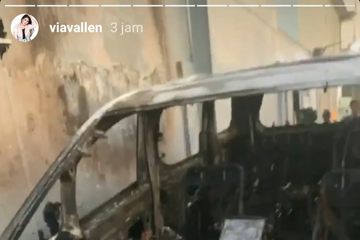 Kondisi mobil Via Vallen. (Foto: Instagram @viavallen)