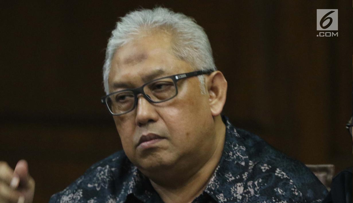 Terdakwa dugaan suap anggota Komisi I DPR 2014-2019 Fayakhun Andriadi terkait penambahan anggaran untuk pengadaan proyek satelit monitoring dan drone Bakamla, Erwin Syaaf Arief saat menjalani sidang lanjutan di Pengadilan Tipikor, Jakarta, Senin (5/8/2019). (Liputan6.com/Helmi Fithriansyah)