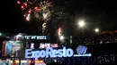 Pertunjukan kembang api memeriahkan pembukaan Jakarta Fair 2015 di Arena PRJ Kemayoran, Jakarta, Jumat (29/5/2015). Jakarta Fair dalam rangka memperingati HUT Jakarta tersebut berlangsung hingga 5 Juli 2015. (Liputan6.com/Johan Tallo)