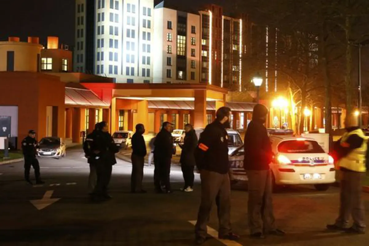 Siaga Teror Paris, Pria Bawa 2 Senjata di Disneyland Ditangkap