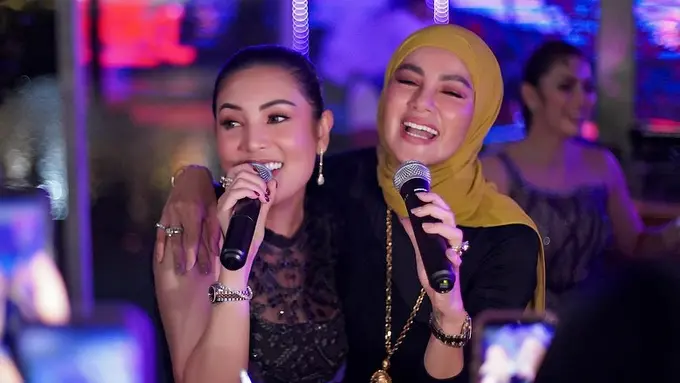 Nindy Ayunda dan Olla Ramlan