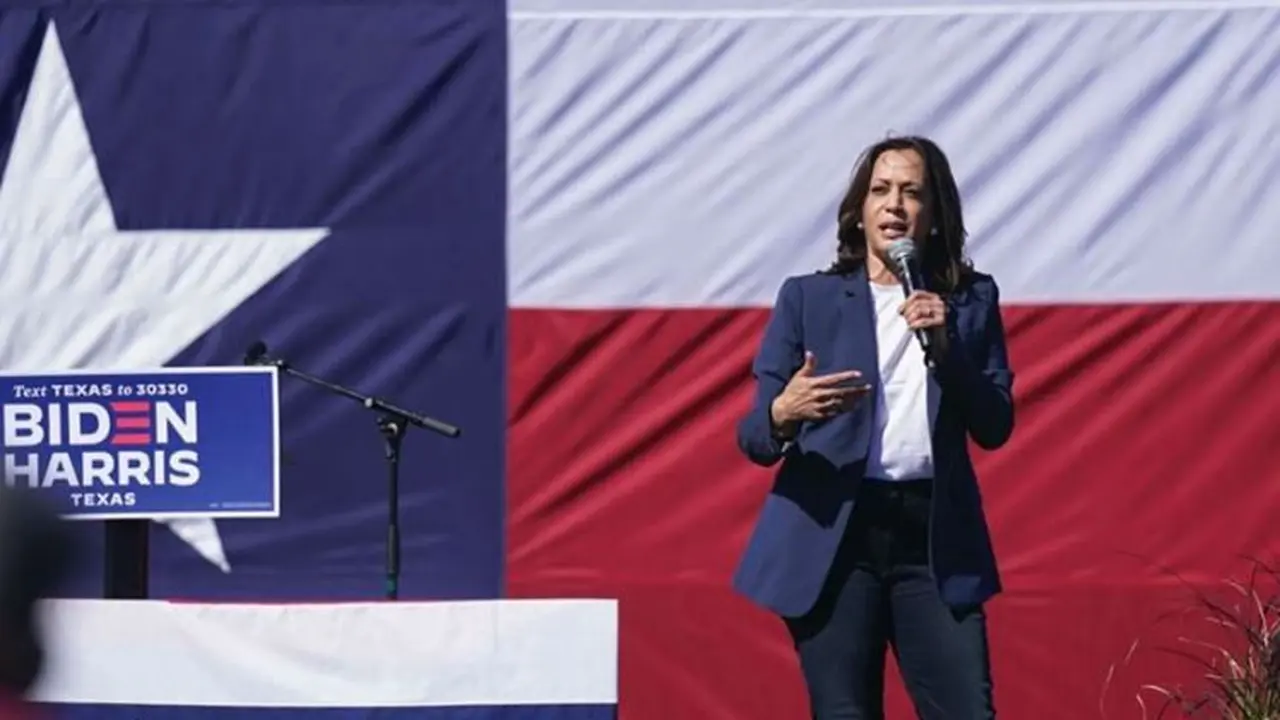 Sejarah Sepatu Converse Chuck Taylor All Star Favorit Wapres AS Terpilih Kamala Harris